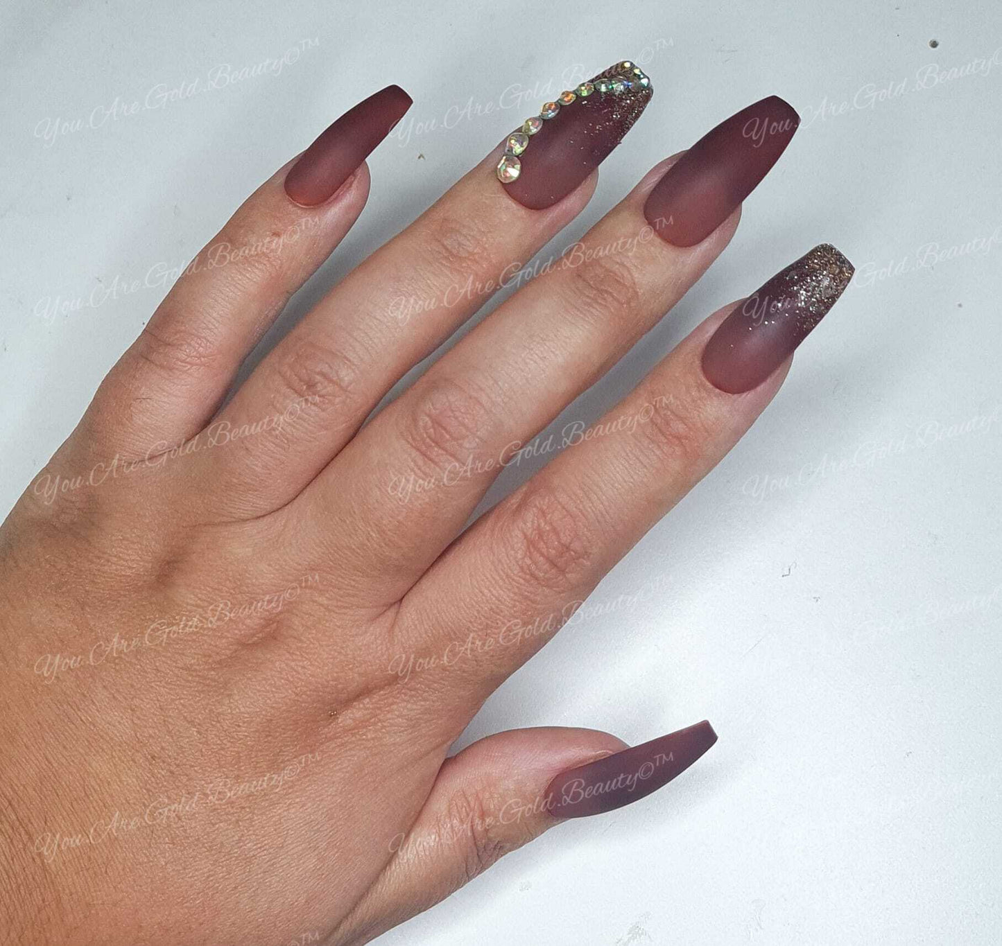 Thermal Colour Changing Coffin Shaped Matte Chocolate Brown Press On Nails with Gold Glitter and Rhinestone Diamante. matte brown nails press on nails uk coffin shaped nails coffin nails chocolate nails press on nails uk thermal colour changing nails 
